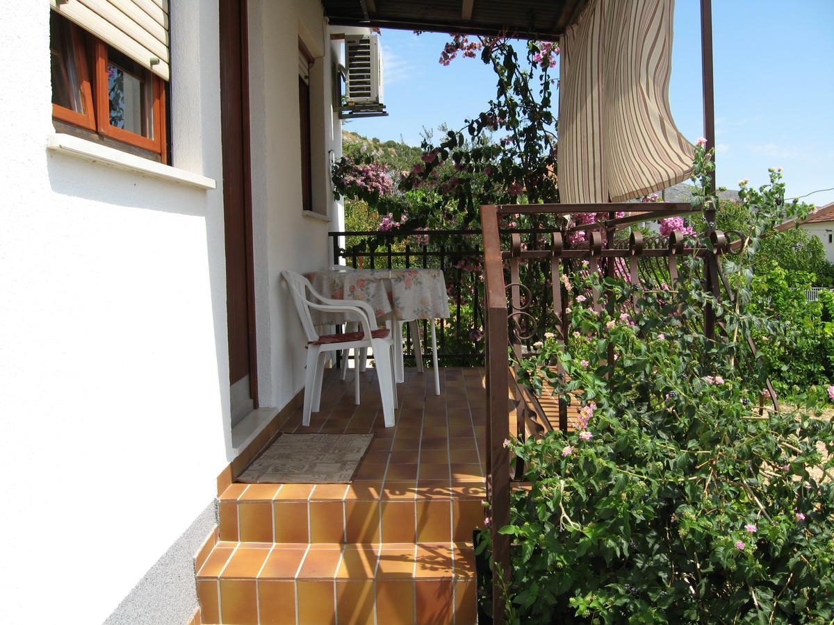 Apartments Stanko Trogir Exterior photo